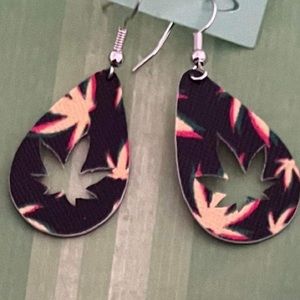 Cannabis leaf earrings!!
